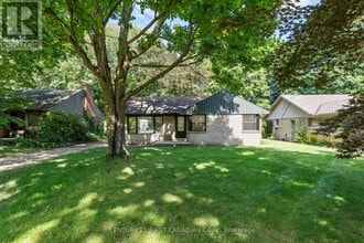 Building Photo - 32 Braemar Crescent