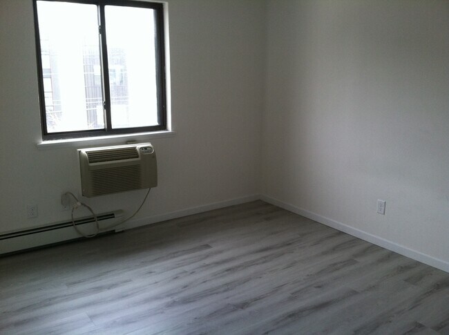 Foto del edificio - 1274 River Rd