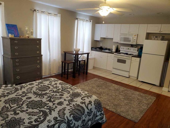 Foto del edificio - 4069 Shady View Ln