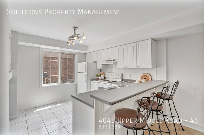 Photo du bâtiment - **Bright 2 Bedroom Townhome Close to All A...