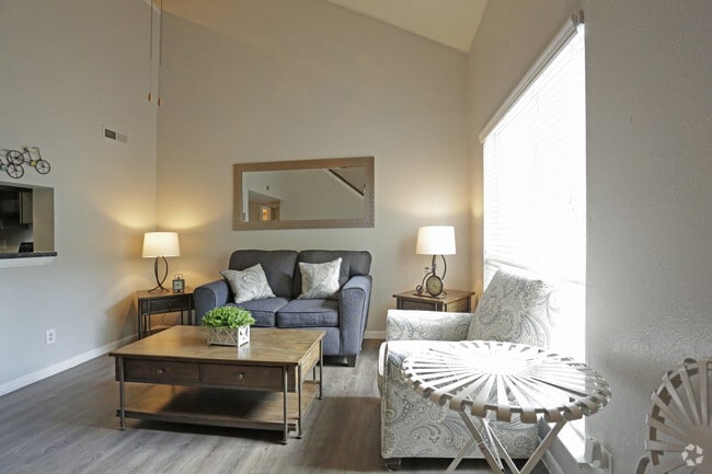 2HAB, 2BA - 1,140 ft² - Kingston Port