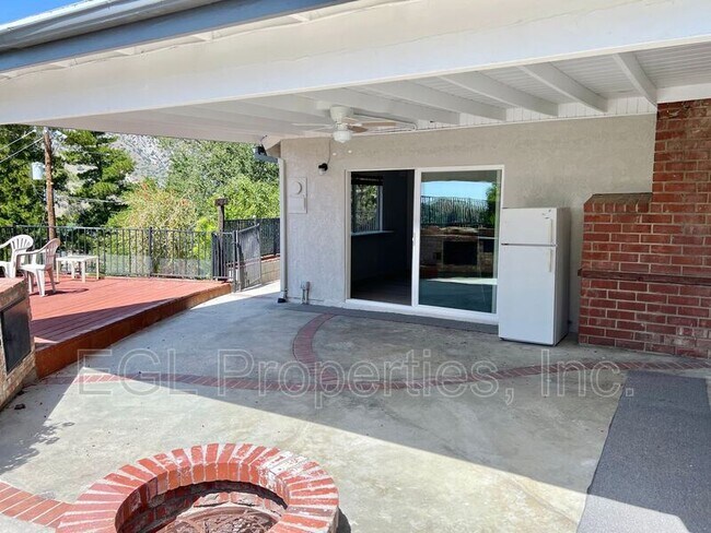 Building Photo - 11419 Caern Ave