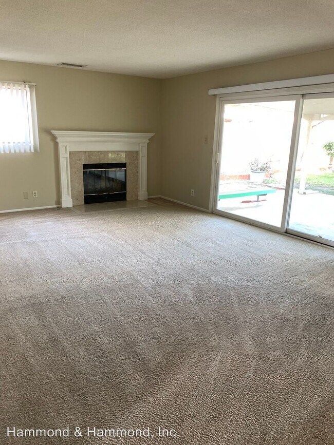 Foto del edificio - 3 br, 2 bath House - 16063 Osborne St.