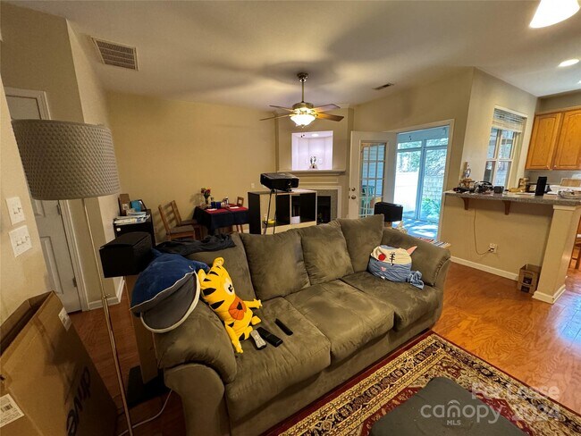 Foto del edificio - 10969 Princeton Village Dr