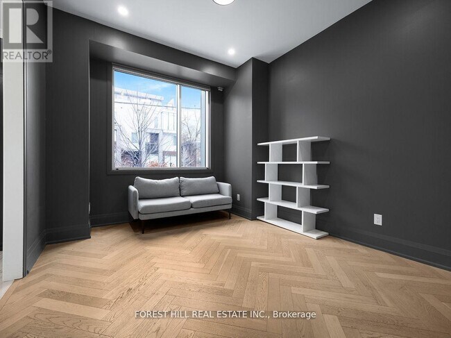 Photo du bâtiment - 18 Greenbriar Rd