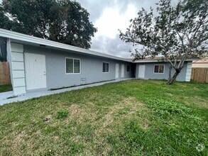 Building Photo - 1109 NW 6th Ave