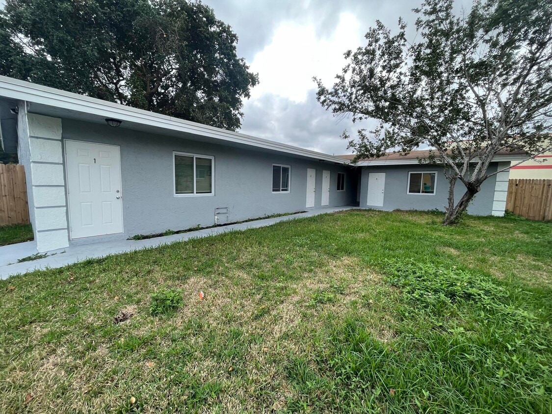 Foto principal - 1109 NW 6th Ave