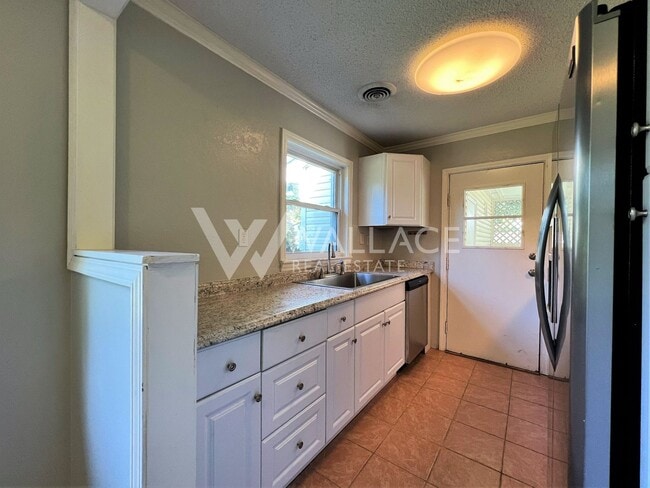 Building Photo - NO STEPS...RANCHER HOME LOCATED IN FOUNTAIN CITY!!!
