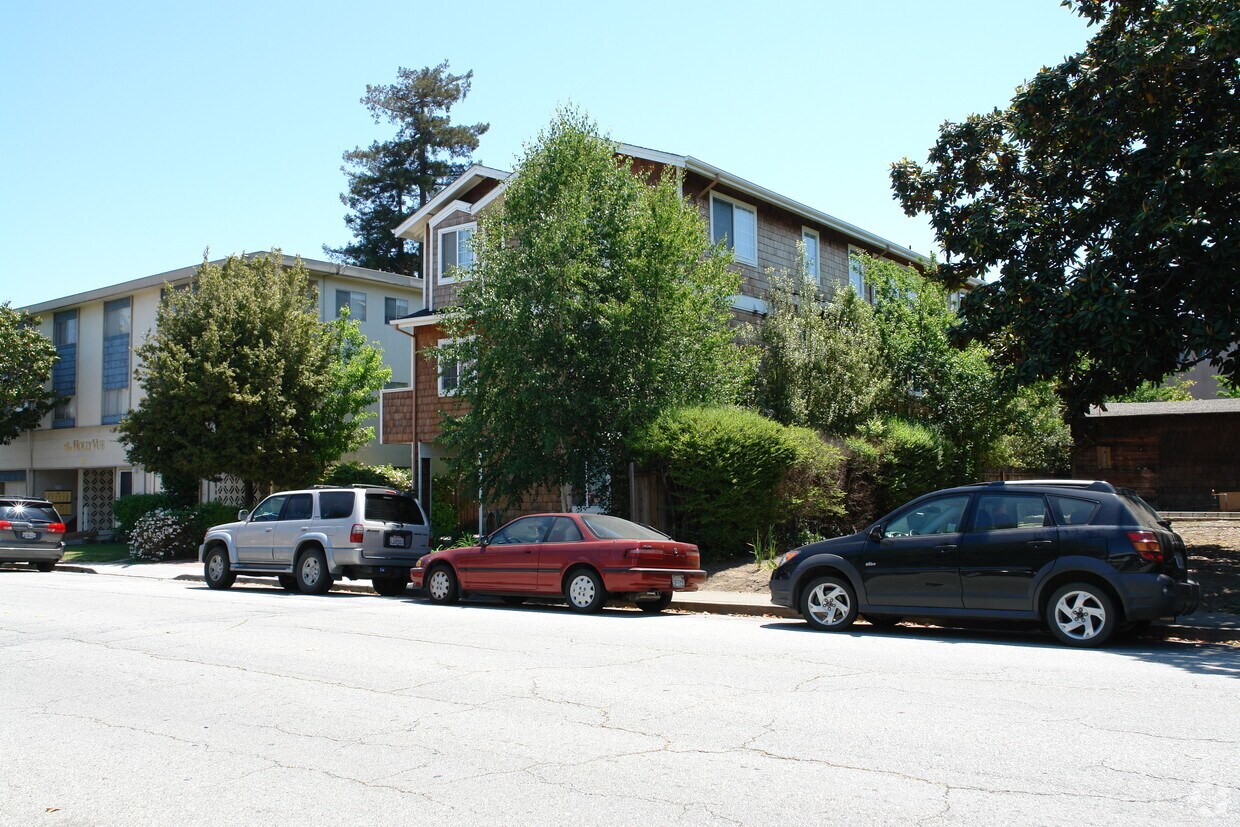 Building Photo - 1263 Holly St