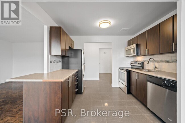 Photo du bâtiment - 2300 Marine Dr