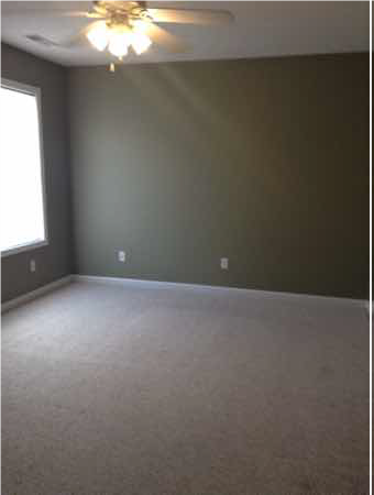 Building Photo - 3 bedroom, 2.5 bath Townhouse: Oaklawn Park!