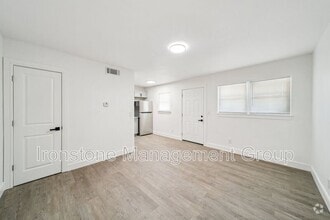 Building Photo - 3167 E 49th St