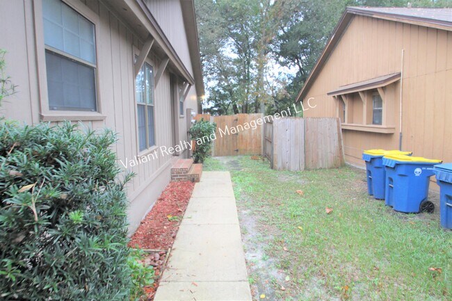 Building Photo - 3476 Raymur Villa Dr