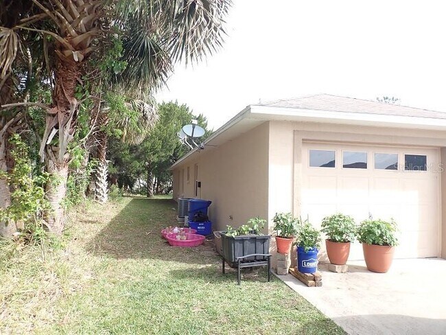 Building Photo - 120 Coral Reef Ct N