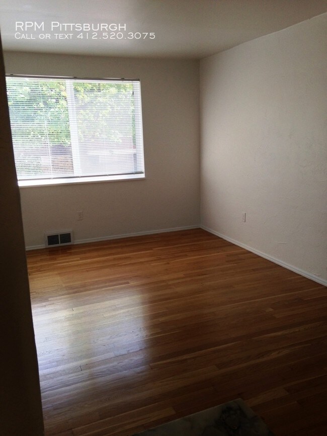 Foto del edificio - 1698 Monongahela Ave