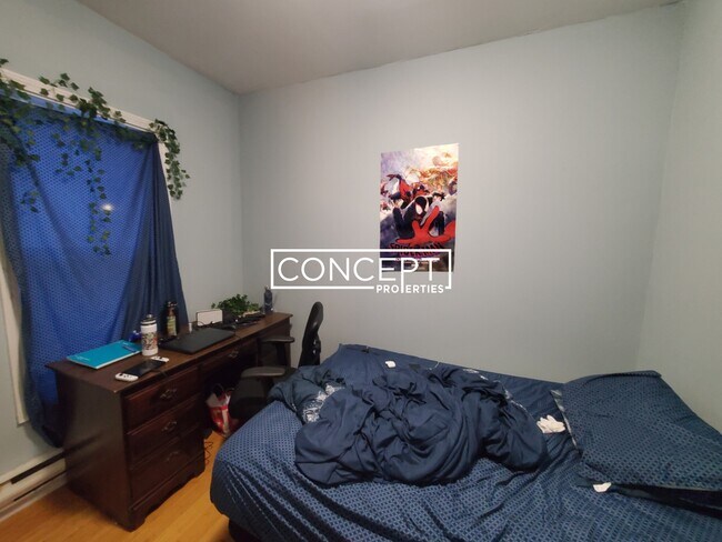 Building Photo - 74 Mozart St