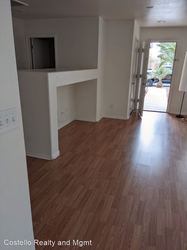 Foto del edificio - 3 br, 2 bath House - 5000 Lone Wolf Ave