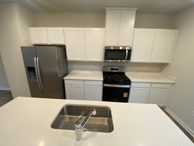 Building Photo - 726 Hardman Dr