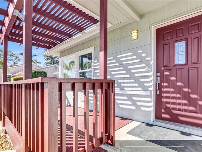 Foto del edificio - Spacious 4 Bed, 2 Bath Home in La Mesa with Detached Garage!