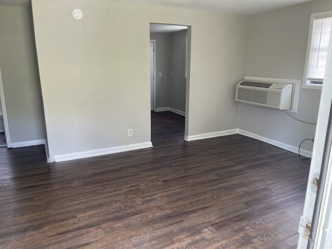 Photo - 5435 Amazon Ave House