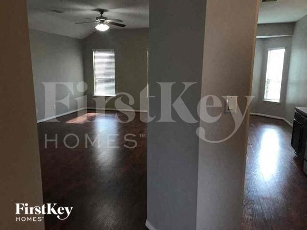 Foto del edificio - 22530 Fosters Park Ct