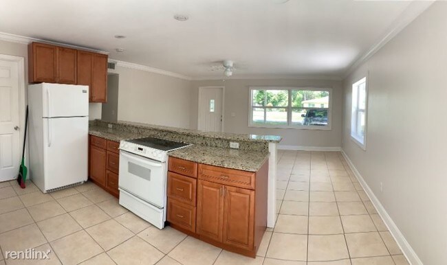 Foto del edificio - 3 br, 1 bath House - 2926 Ponce De Leon Dr