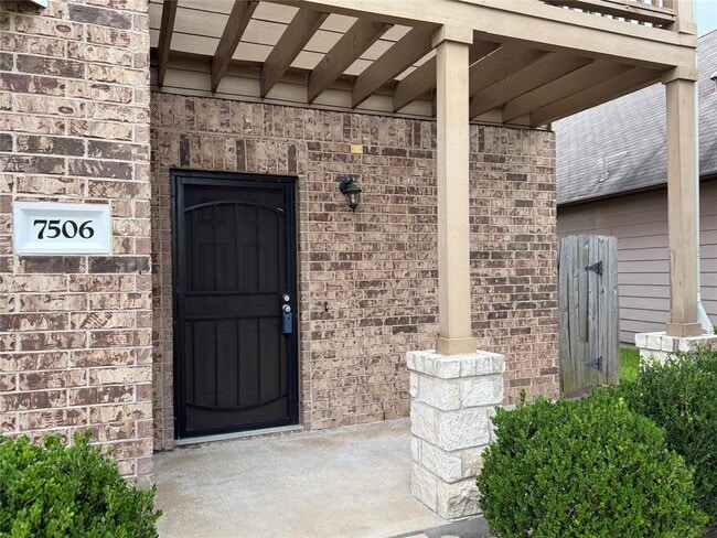 Building Photo - 7506 Pavilion Dr