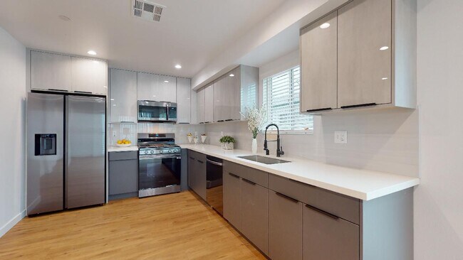 Foto del edificio - 1311 N Harvard Blvd