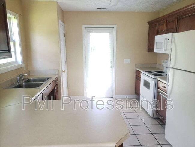 Building Photo - 6015 Boxer Pl