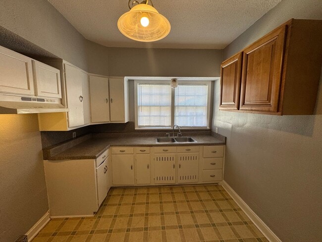 Building Photo - Tarrant