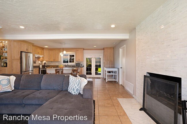 Foto del edificio - 3 br, 2 bath House - 1919 Harmony Grove Rd