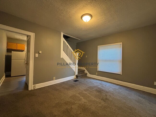Foto del edificio - 706-708 North Bosart Avenue