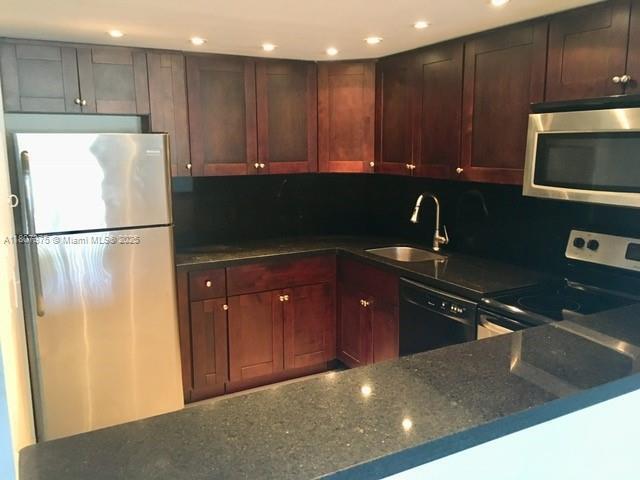 Foto del edificio - 16851 NE 23rd Ave