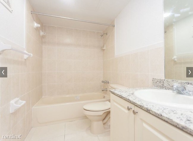 Building Photo - 2 br, 1 bath  - 9000 SW 96th St