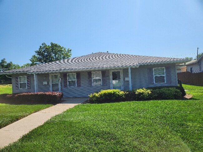 Building Photo - 1420 N Jefferson St