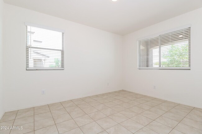 Foto del edificio - 25393 W Clanton Ave