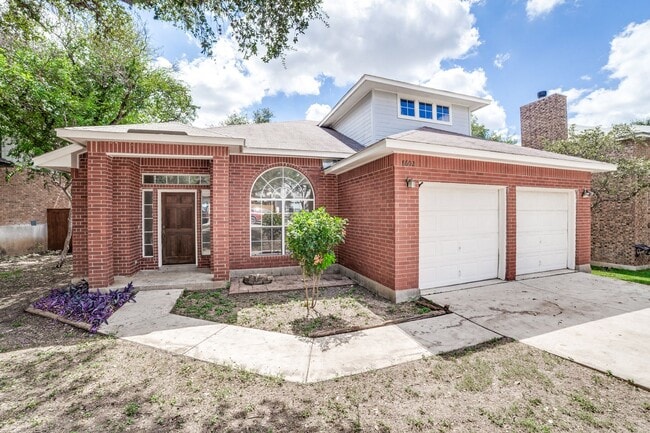 Building Photo - Spacious two-story home in established Silver Creek