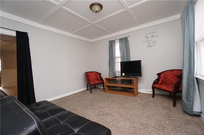 Building Photo - 98 Sterry St
