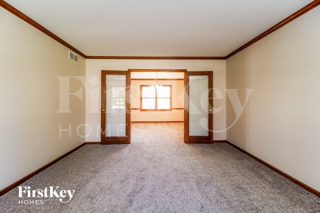 Building Photo - 7247 Cinnamon Woods Dr