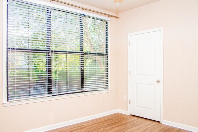 Building Photo - One Bedroom in Walker Square