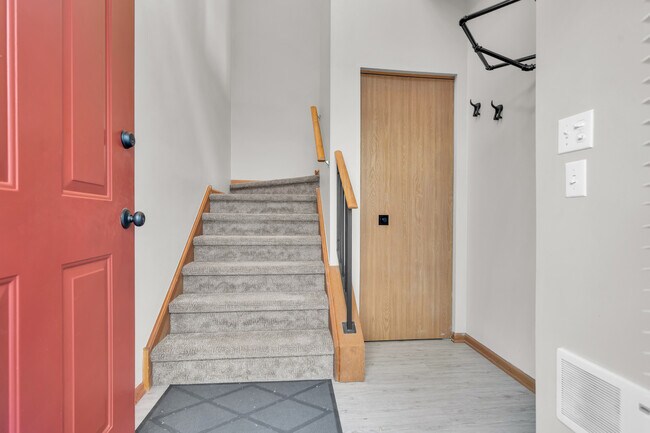 Foto del edificio - 239 Camel Bend Ct