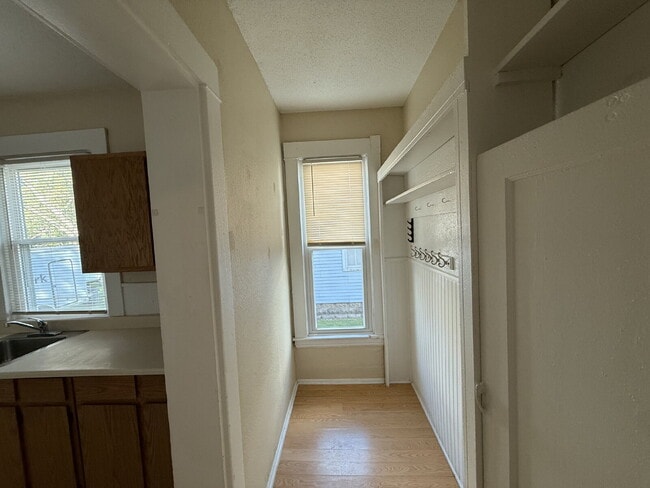 Foto del edificio - NW Side 1BR under $1000