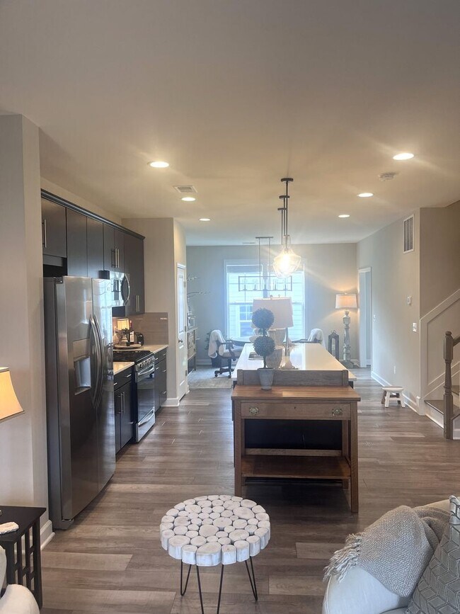 Foto del edificio - Executive Townhome in Preston Lakes