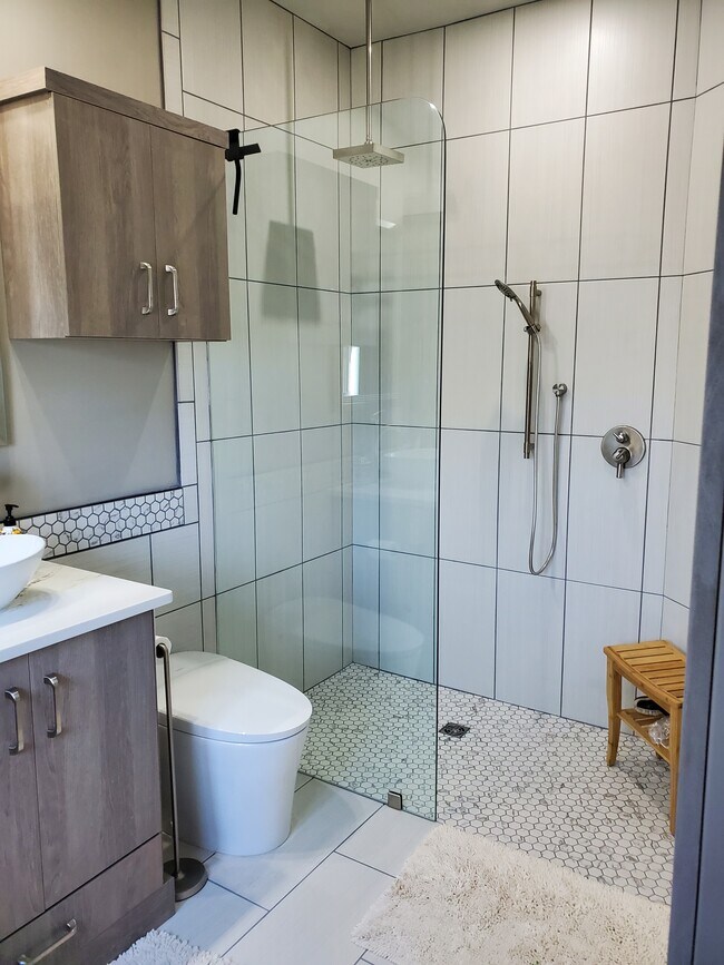 Building Photo - 7 Bourquine Way