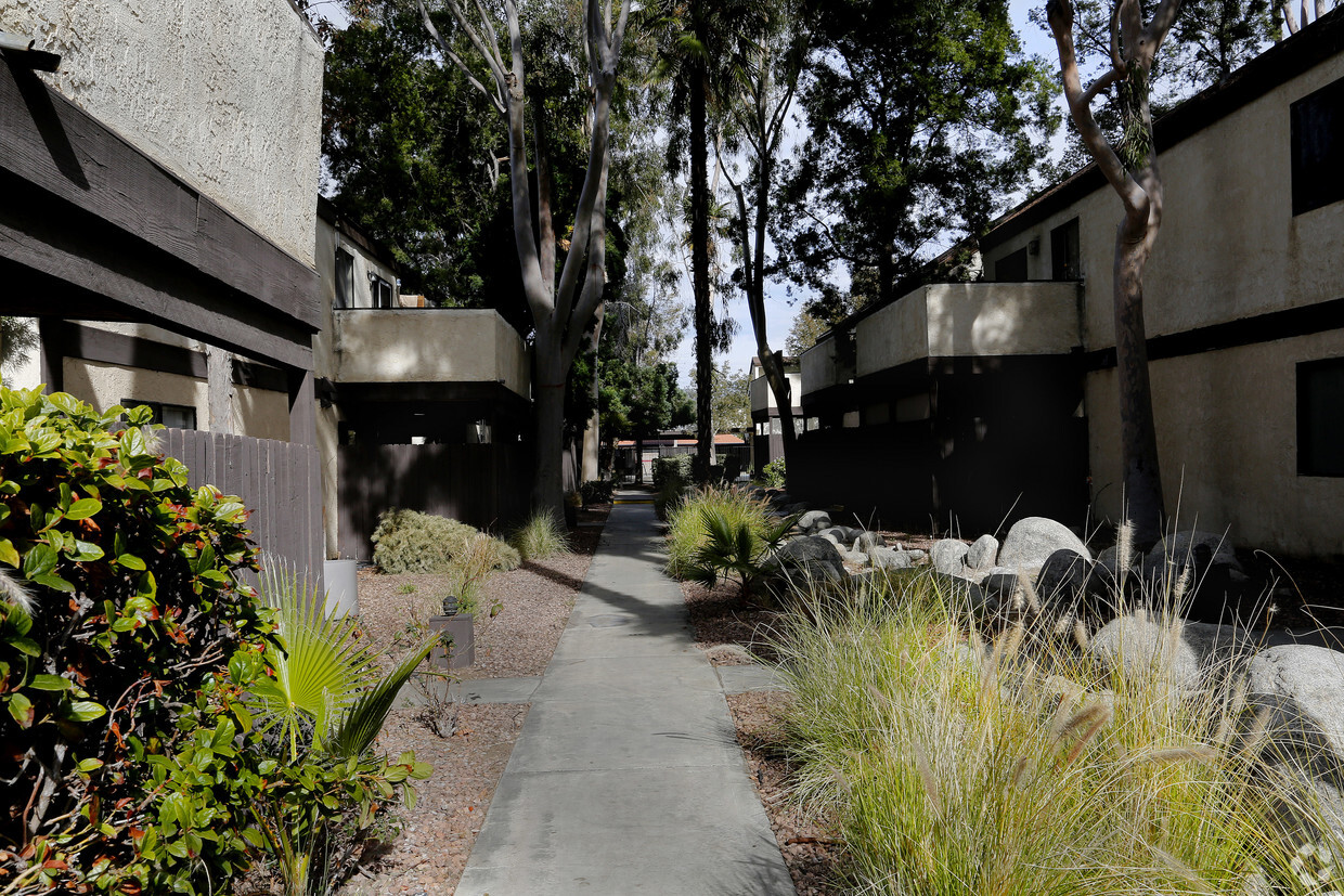 Building Photo - Echo Creek Apartments