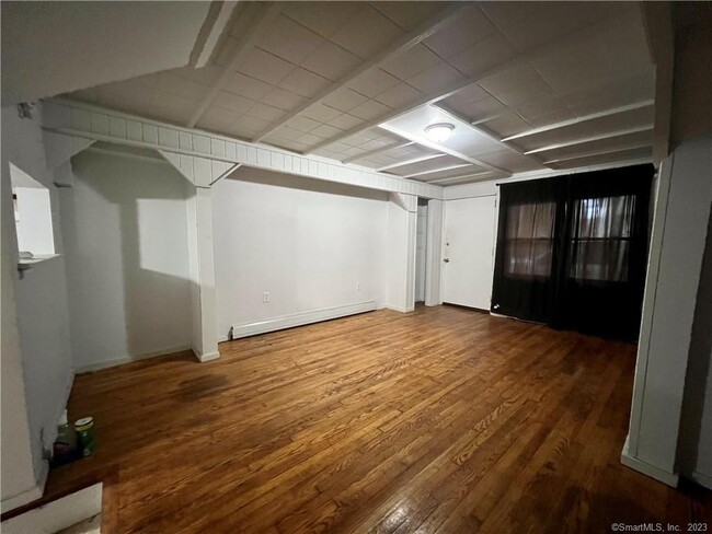 Building Photo - 41 Waterbury Rd
