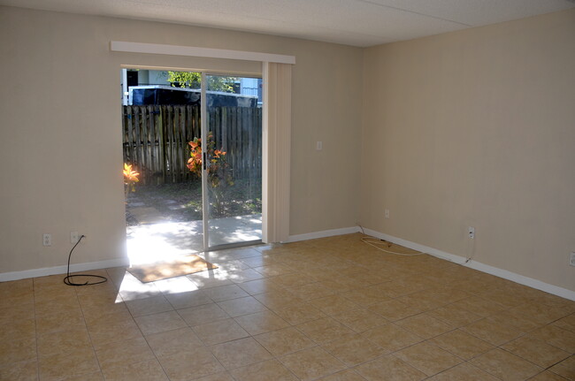 Foto del edificio - 2840 Somerset Park Dr