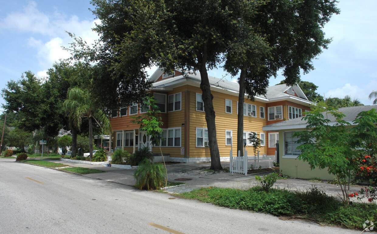 Building Photo - Sienna Apartments
