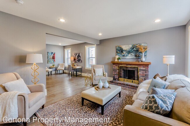 Foto del edificio - 4 br, 2.5 bath House - 5034 Winona Ave.