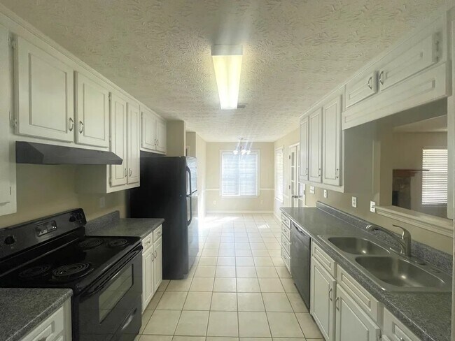 Foto del edificio - 2975 Hampton Valley Dr SE